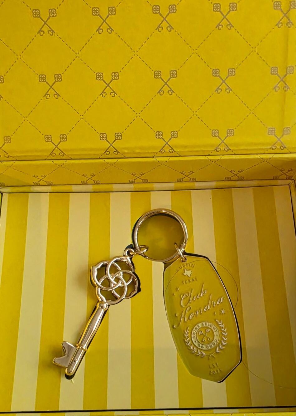 Kendra Scott Club Kendra Keychain Gold Key Charm 2025 VIP Welcome Gift Box